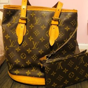 Louis Vuitton Monogram Petite Bucket Shoulder bag